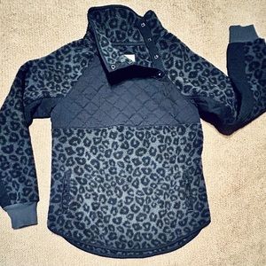 Abercrombie & Fitch charcoal gray fleece pullover